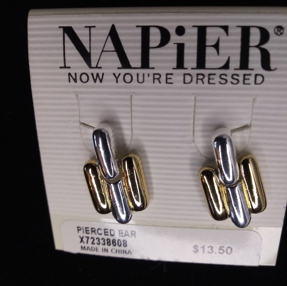 Nwot Napier two tone pierced earrings - Picture 6 of 8